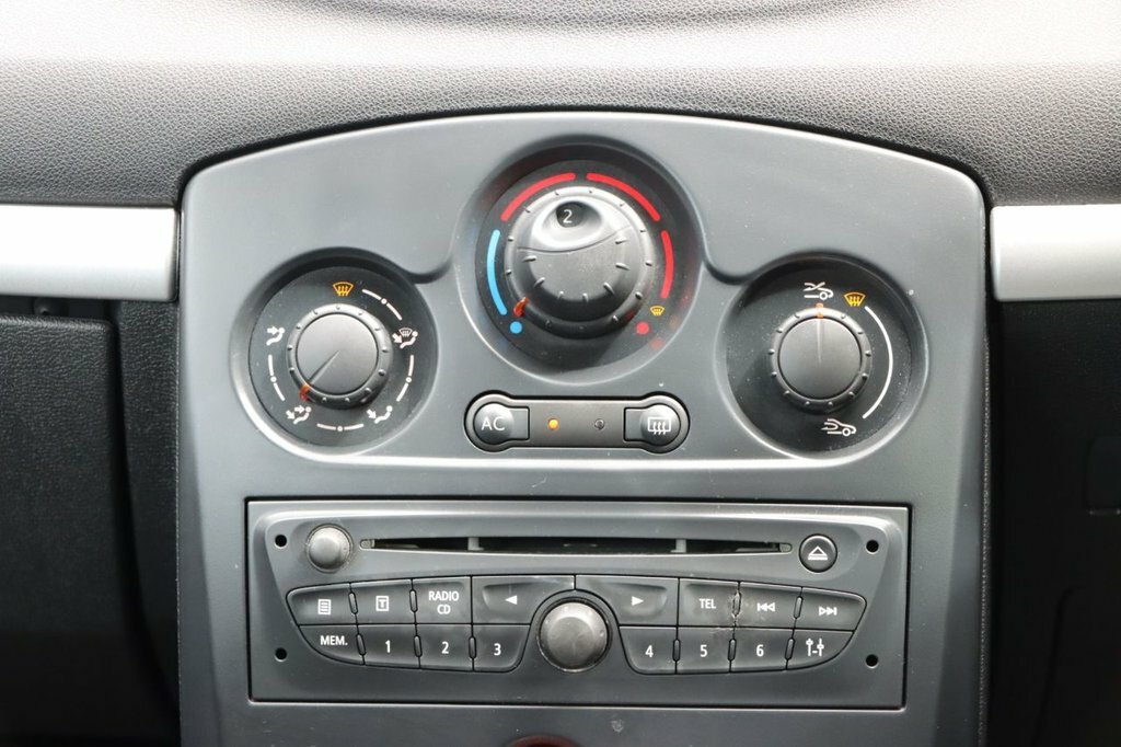 Renault Clio Dynamique Tomtom Black #27