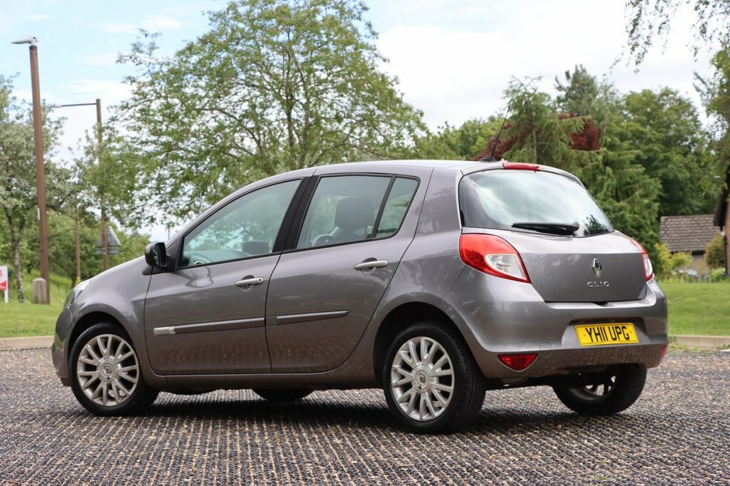 Renault Clio Dynamique Tomtom Black #10
