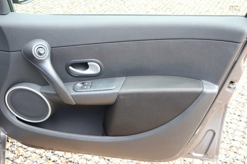 Renault Clio Dynamique Tomtom Black #32