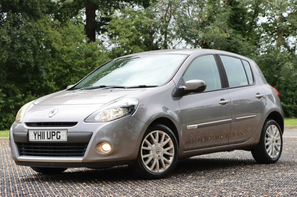 Renault Clio Dynamique Tomtom Black #8
