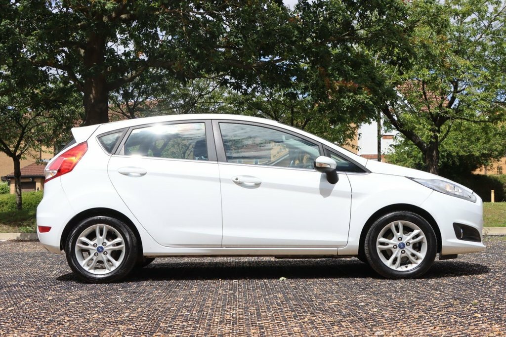 Ford Fiesta 1L Zetec WN17DZO White #4