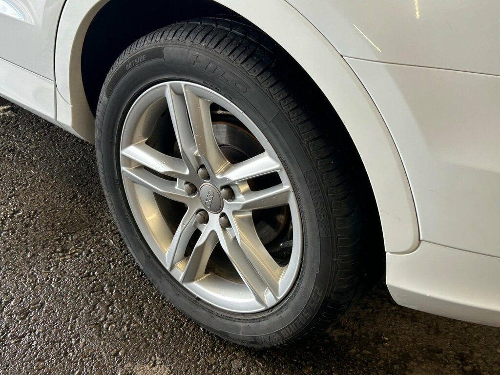 Audi Q3 Tfsi Se White #58