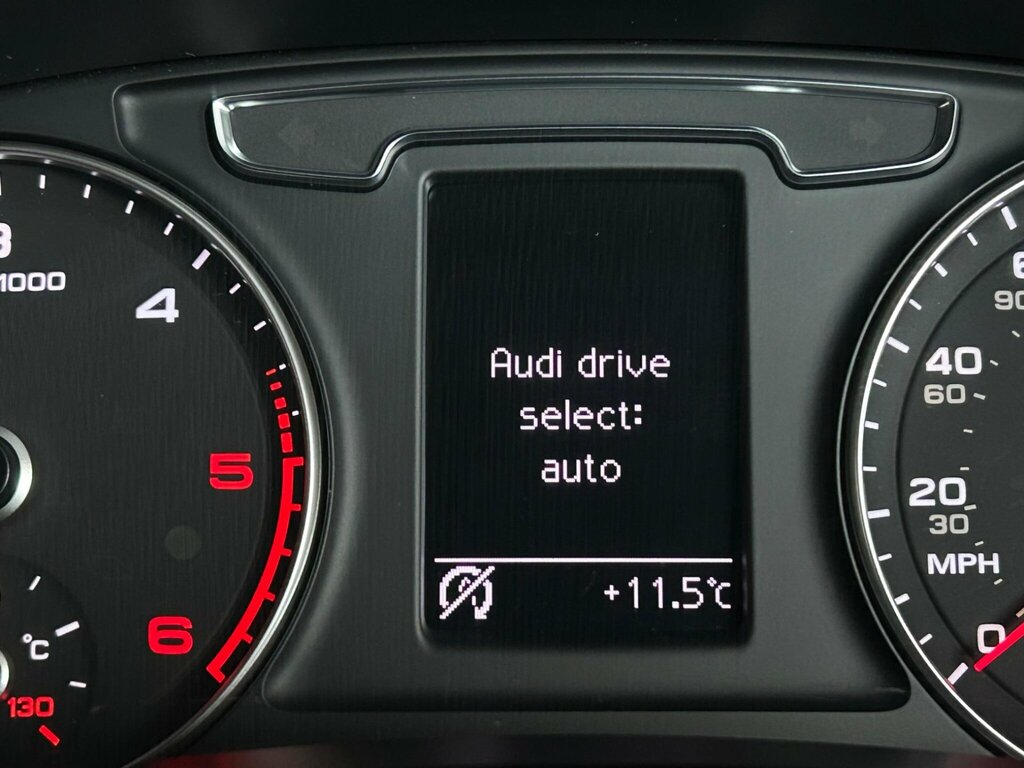 Audi Q3 2.0 Tdi S Line Navigation Grey #37