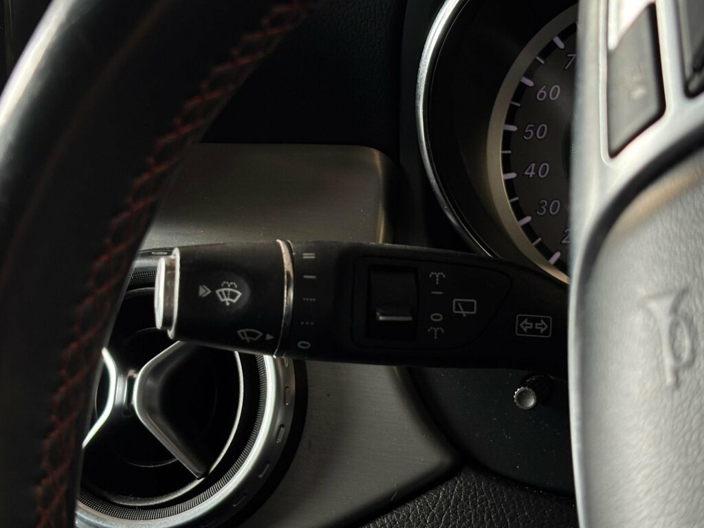 Mercedes-Benz GLA Class Amg Line Red #32