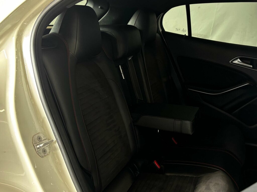 Mercedes-Benz GLA Class Amg Line Red #15