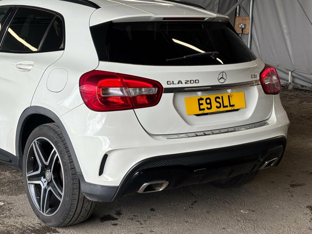 Mercedes-Benz GLA Class Amg Line Red #24
