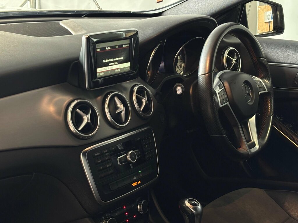 Mercedes-Benz GLA Class Amg Line Red #23