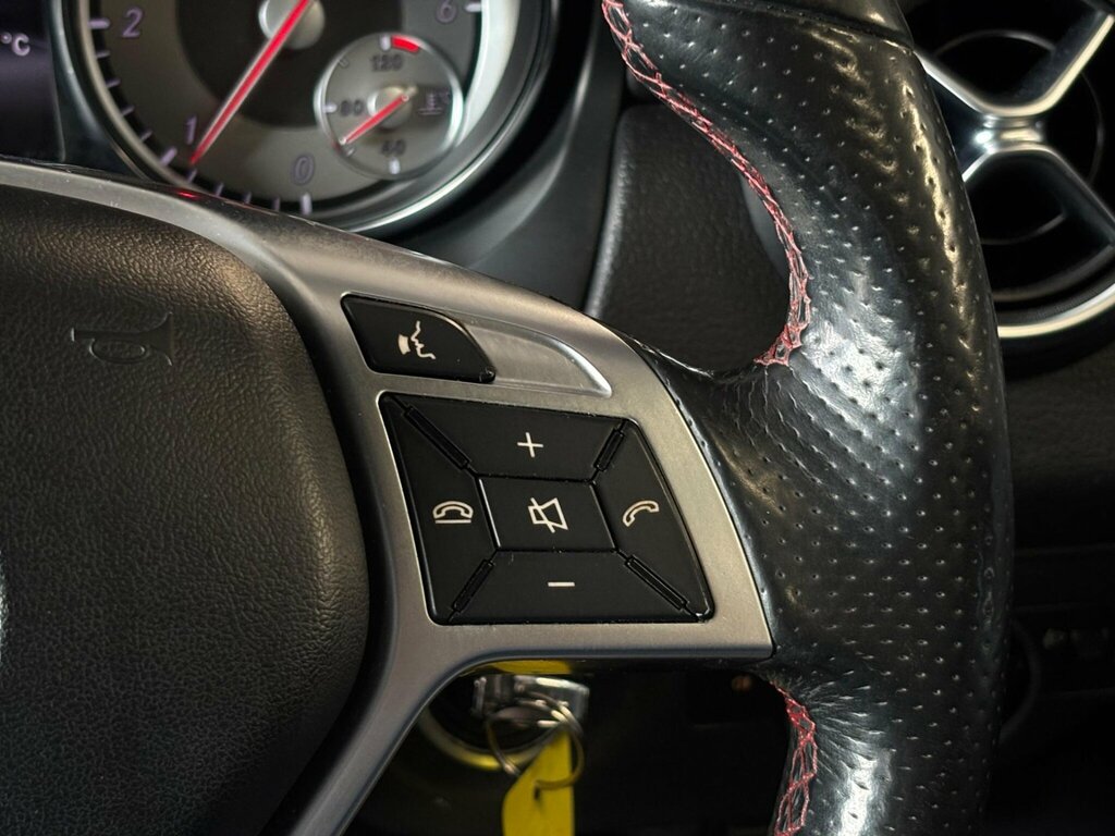Mercedes-Benz GLA Class Amg Line Red #31