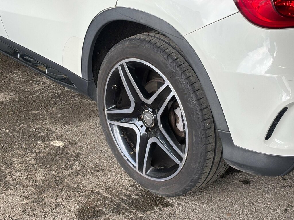 Mercedes-Benz GLA Class Amg Line Red #44