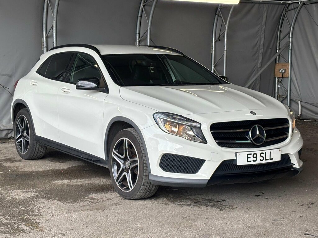 Mercedes-Benz GLA Class Amg Line Red #9