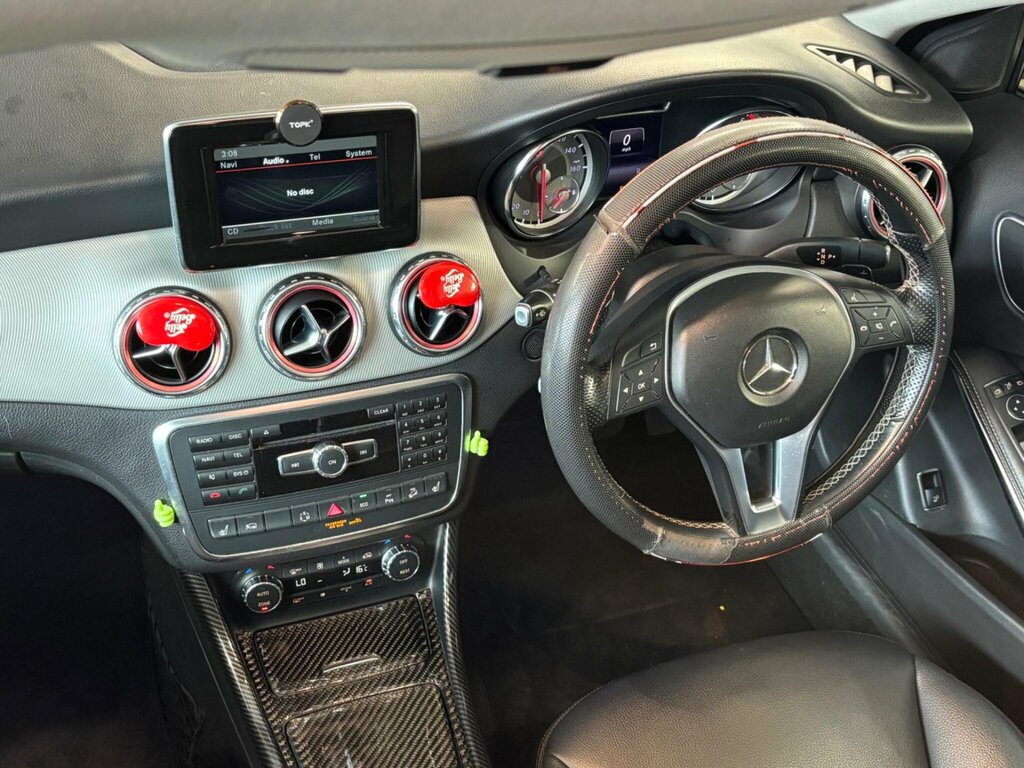 Mercedes-Benz GLA Class Gla200 Cdi Amg Line White #17