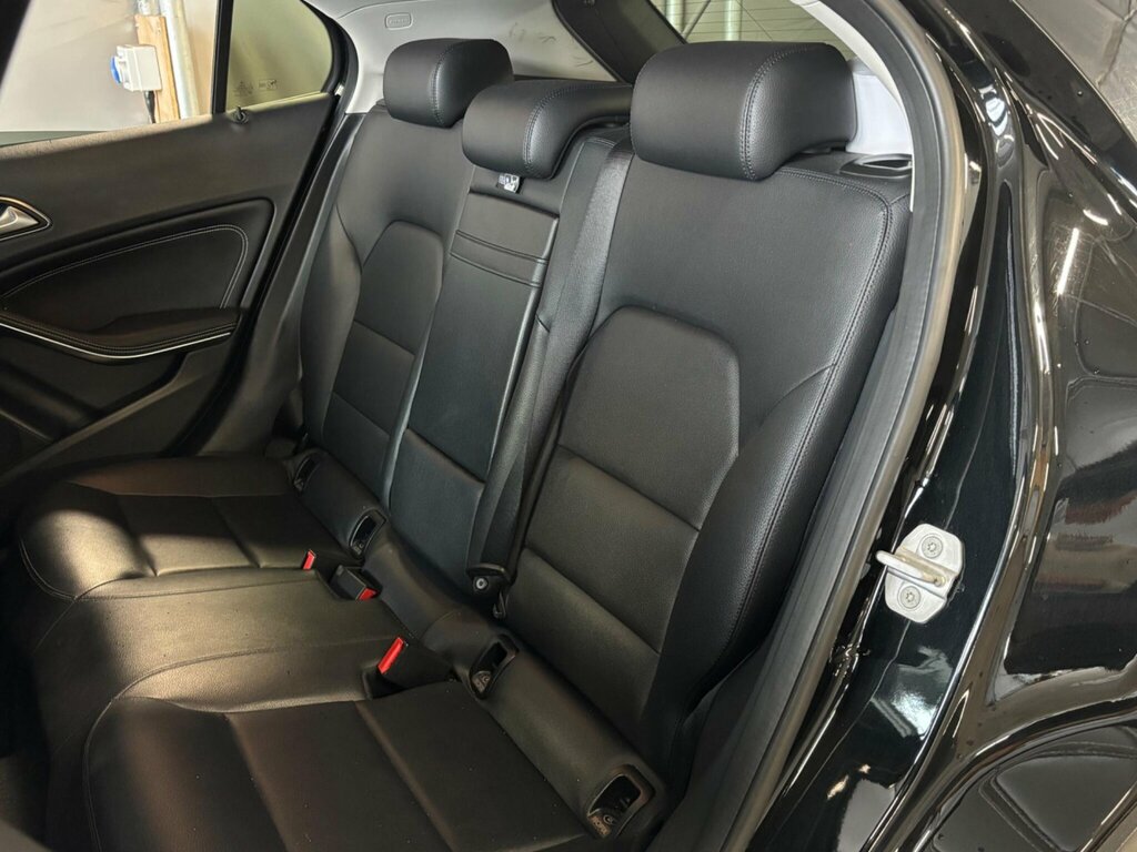 Mercedes-Benz GLA Class Gla200 Cdi Amg Line White #23