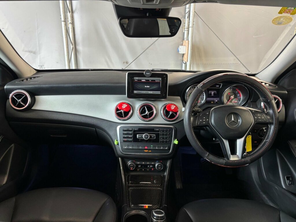 Mercedes-Benz GLA Class Gla200 Cdi Amg Line White #16