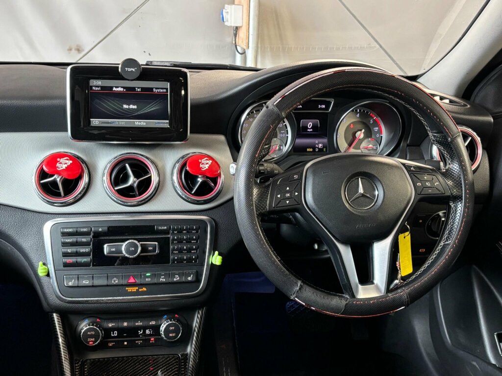 Mercedes-Benz GLA Class Gla200 Cdi Amg Line White #15