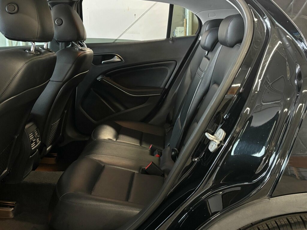 Mercedes-Benz GLA Class Gla200 Cdi Amg Line White #24