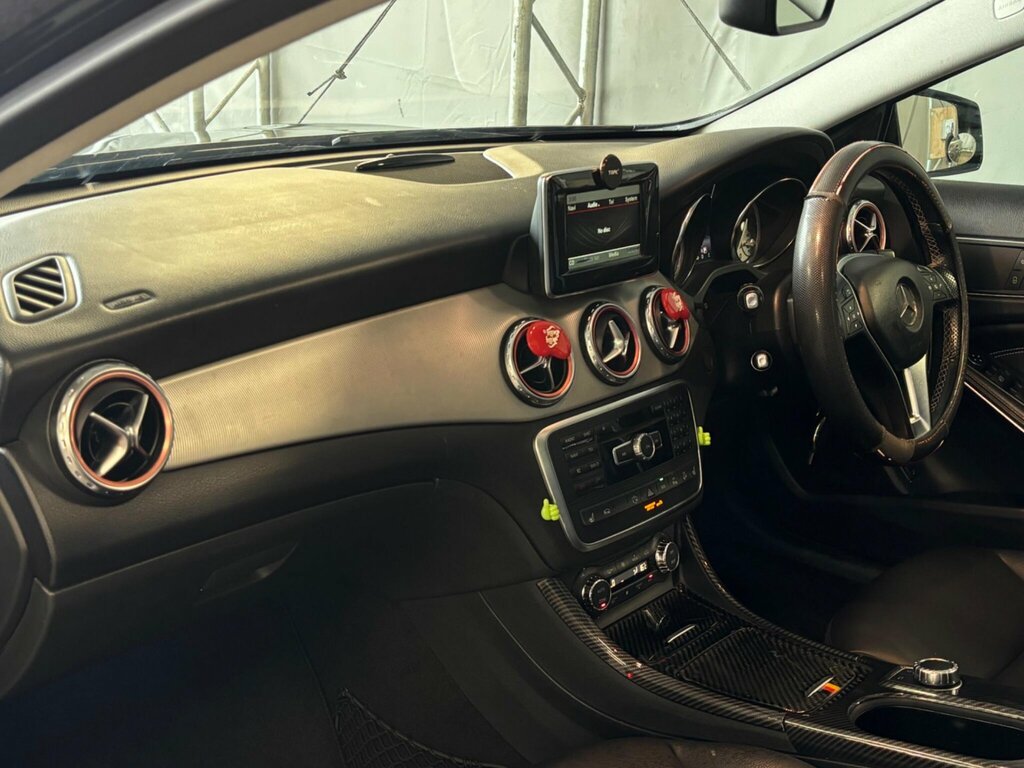 Mercedes-Benz GLA Class Gla200 Cdi Amg Line White #19