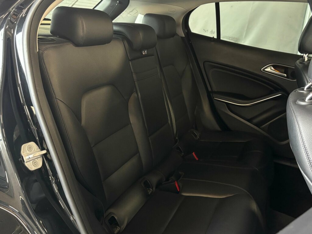 Mercedes-Benz GLA Class Gla200 Cdi Amg Line White #25