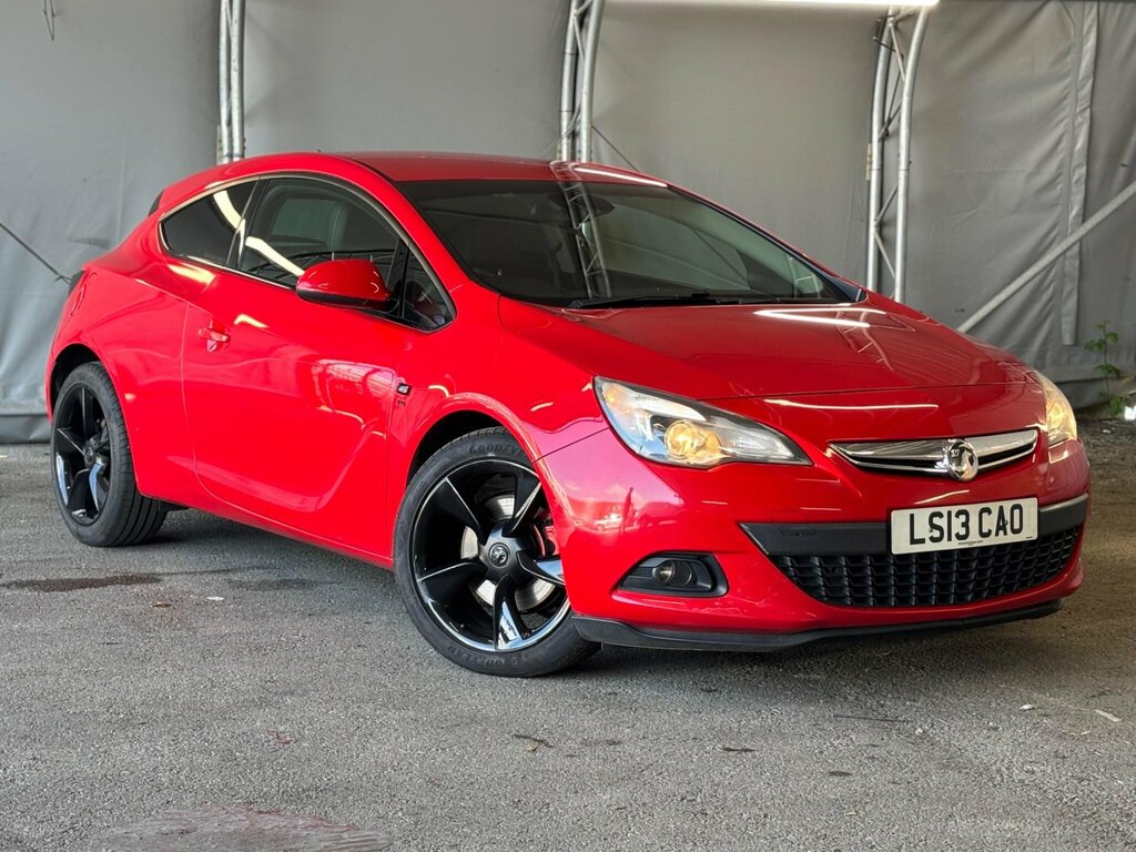 Vauxhall Astra Hatchback 1.7 Red #36