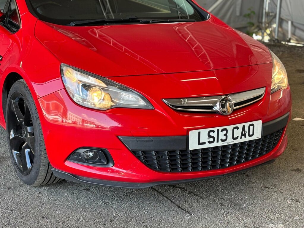 Vauxhall Astra Hatchback 1.7 Red #15