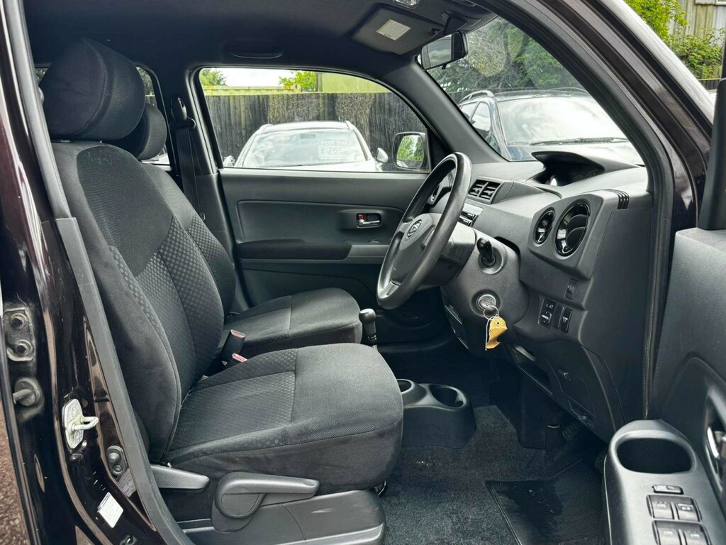 Daihatsu Materia 1.5 5dr Silver #28