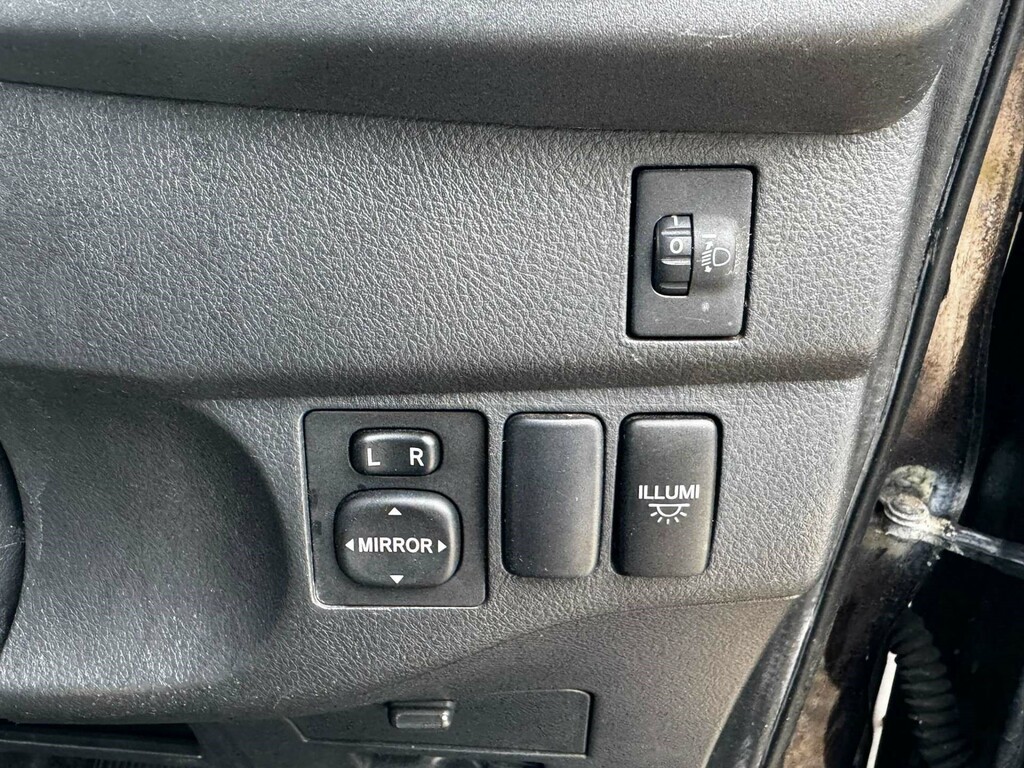 Daihatsu Materia 1.5 5dr Silver #39