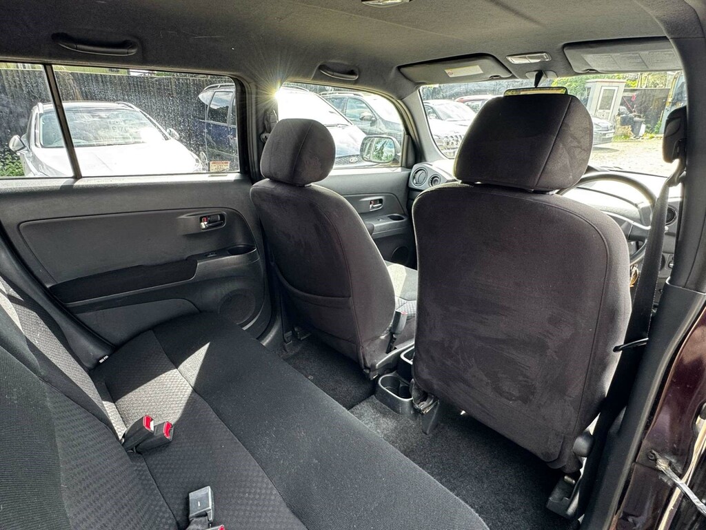 Daihatsu Materia 1.5 5dr Silver #38