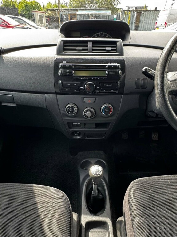 Daihatsu Materia 1.5 5dr Silver #32