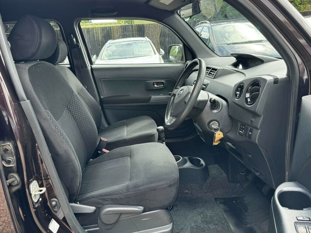 Daihatsu Materia 1.5 5dr Silver #27