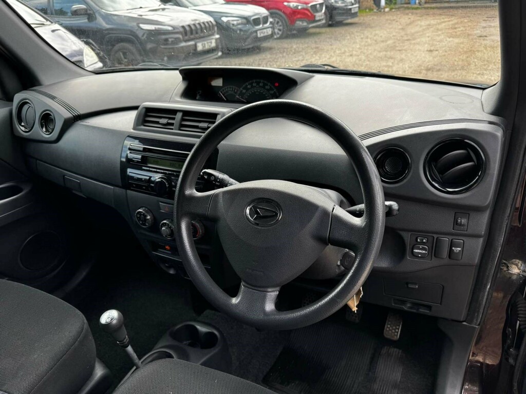 Daihatsu Materia 1.5 5dr Silver #21