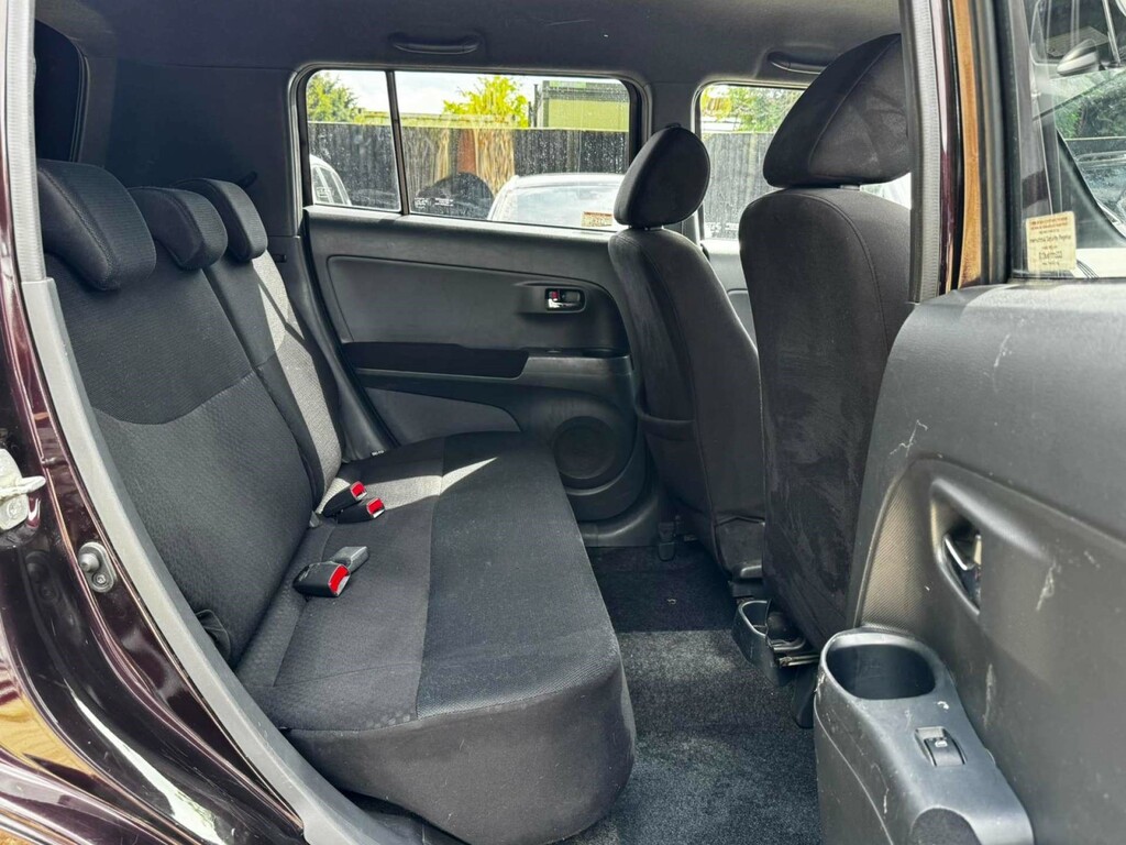 Daihatsu Materia 1.5 5dr Silver #29