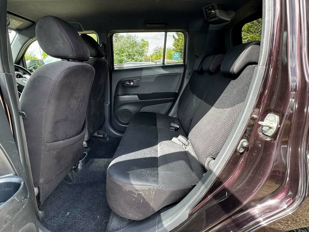 Daihatsu Materia 1.5 5dr Silver #36
