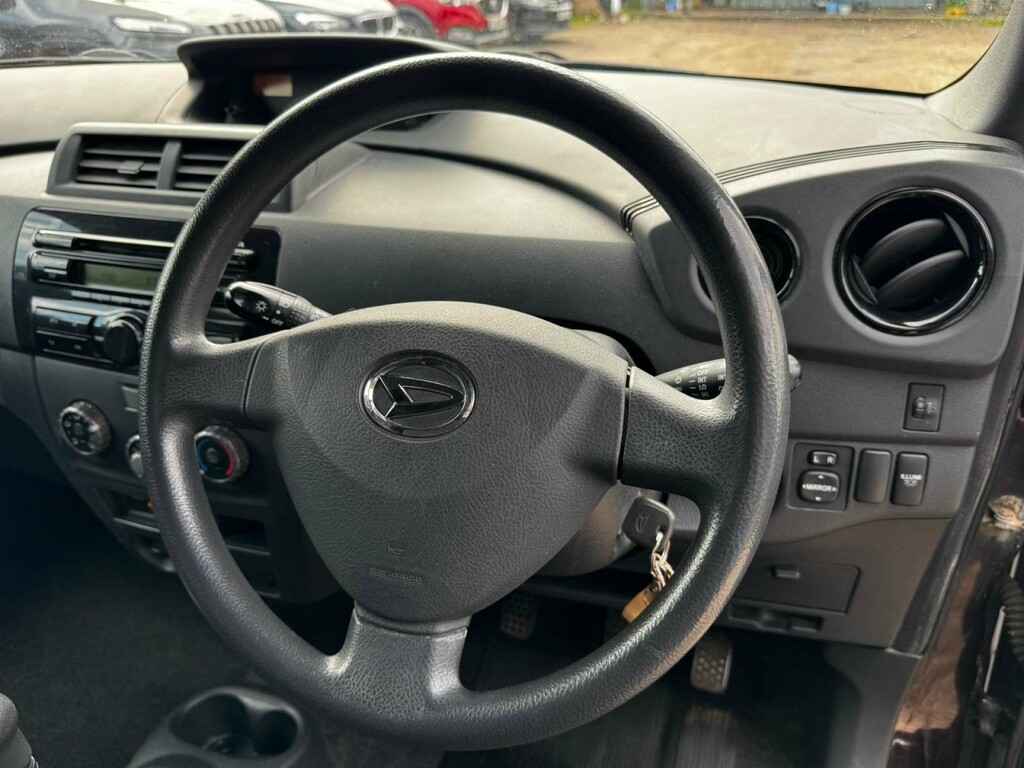 Daihatsu Materia 1.5 5dr Silver #33
