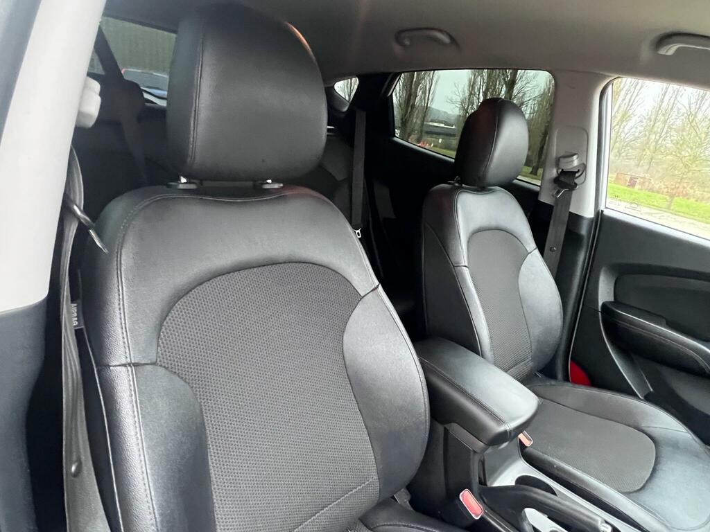 Hyundai Ix35 Crdi S Suv White #21