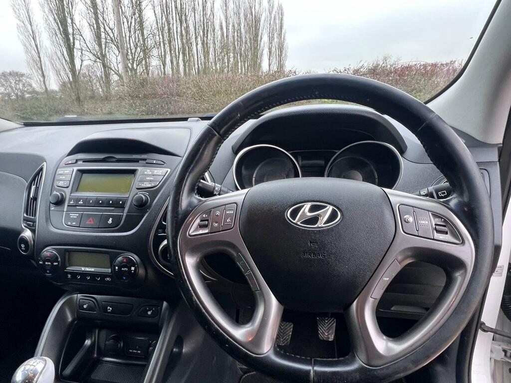 Hyundai Ix35 Crdi S Suv White #17