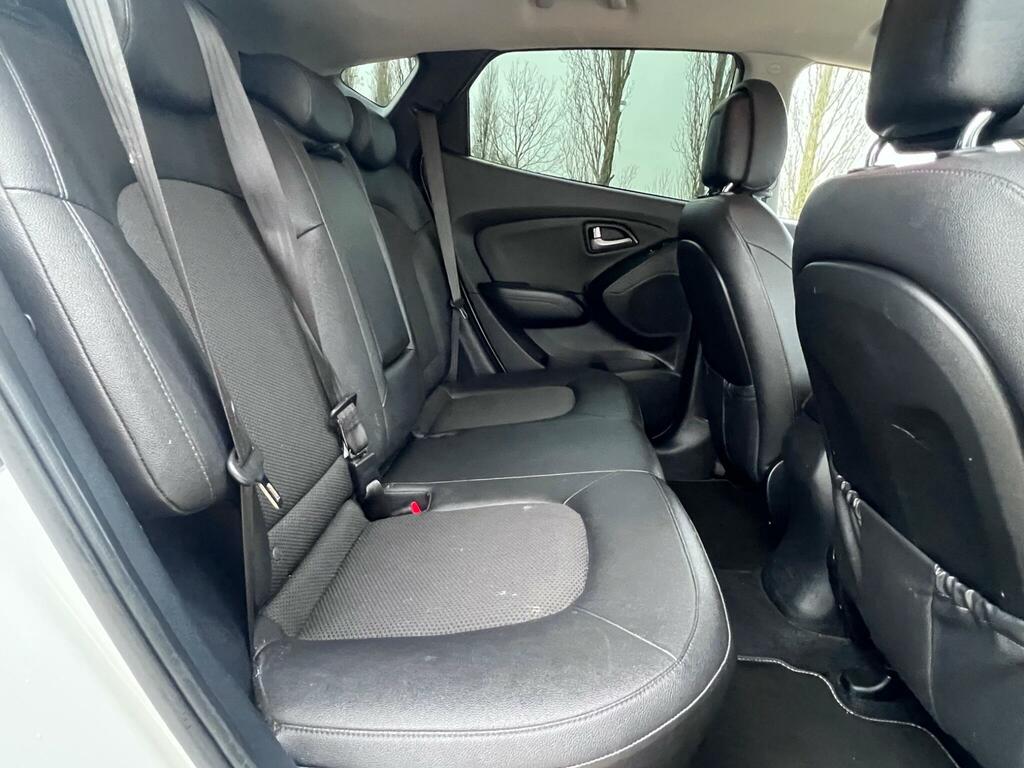 Hyundai Ix35 Crdi S Suv White #22