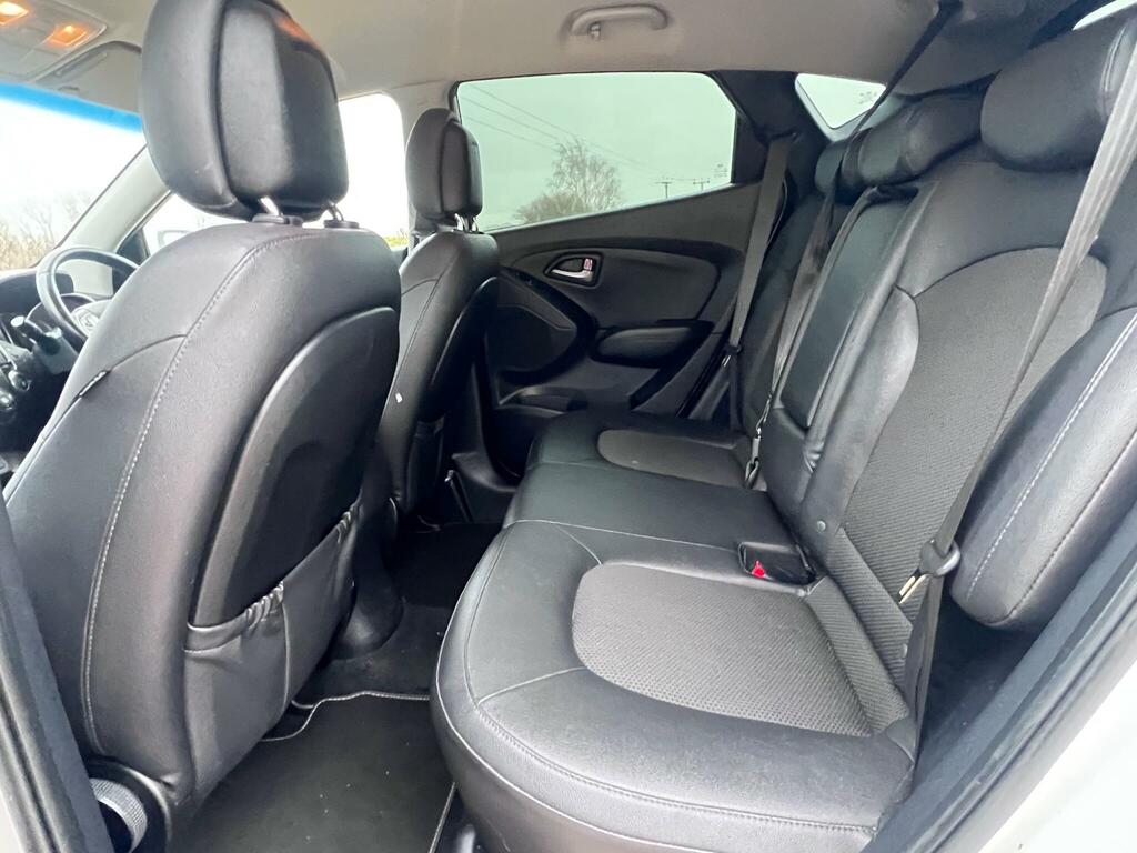 Hyundai Ix35 Crdi S Suv White #34