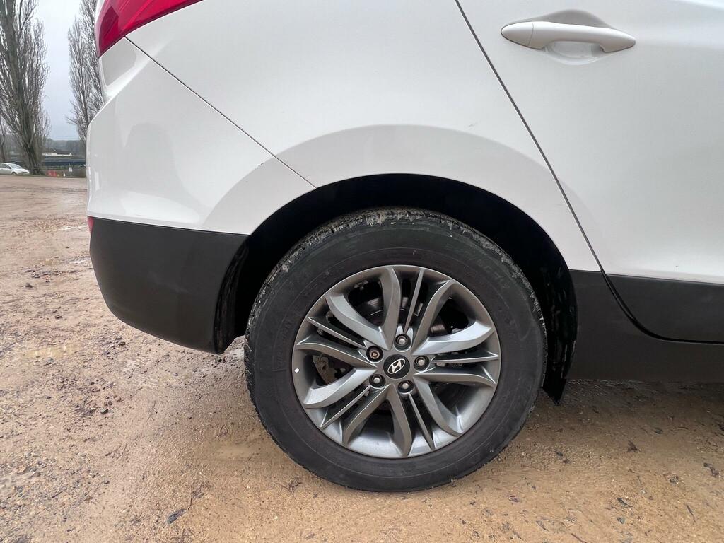 Hyundai Ix35 Crdi S Suv White #26