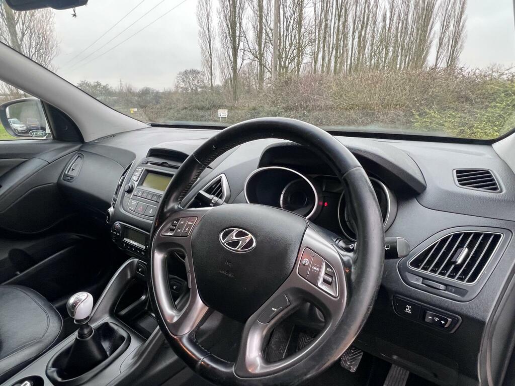Hyundai Ix35 Crdi S Suv White #14