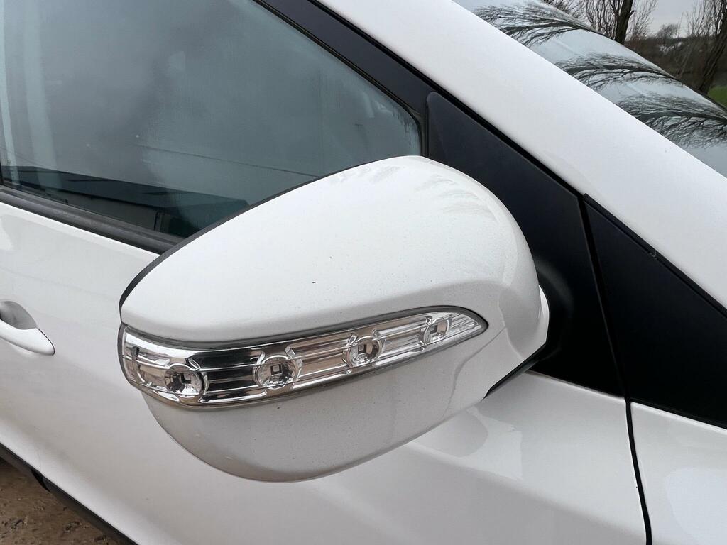 Hyundai Ix35 Crdi S Suv White #12