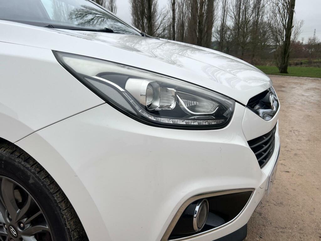 Hyundai Ix35 Crdi S Suv White #10