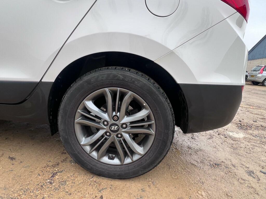 Hyundai Ix35 Crdi S Suv White #32