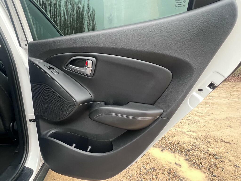 Hyundai Ix35 Crdi S Suv White #25