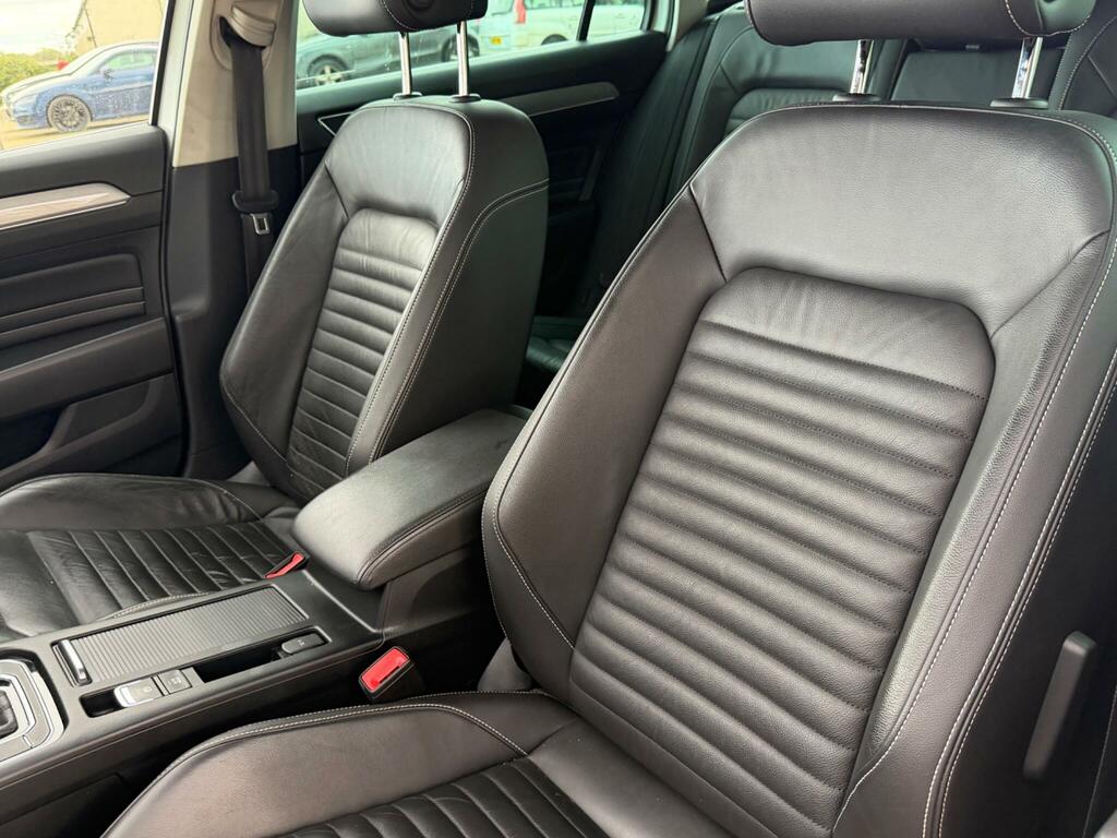 Volkswagen Passat 2019 Volkswagen Passat R-line 2.0 Tdi 150Ps Silver #41