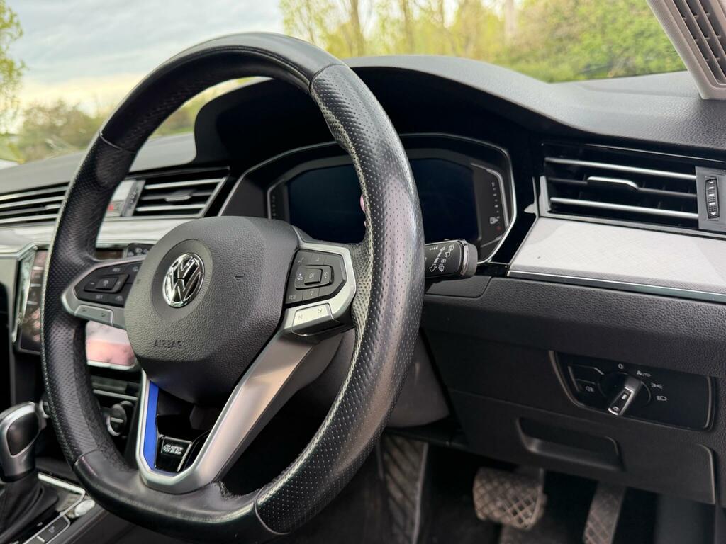 Volkswagen Passat 2019 Volkswagen Passat R-line 2.0 Tdi 150Ps Silver #17