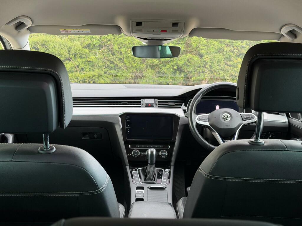 Volkswagen Passat 2019 Volkswagen Passat R-line 2.0 Tdi 150Ps Silver #31