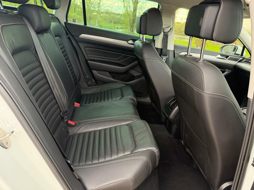 Volkswagen Passat 2019 Volkswagen Passat R-line 2.0 Tdi 150Ps Silver #22