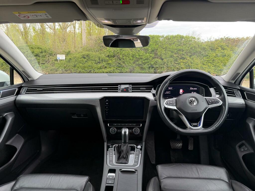 Volkswagen Passat 2019 Volkswagen Passat R-line 2.0 Tdi 150Ps Silver #25