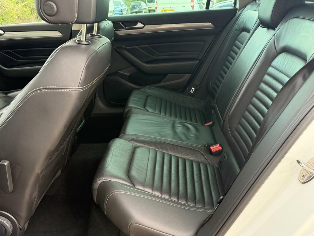 Volkswagen Passat 2019 Volkswagen Passat R-line 2.0 Tdi 150Ps Silver #36
