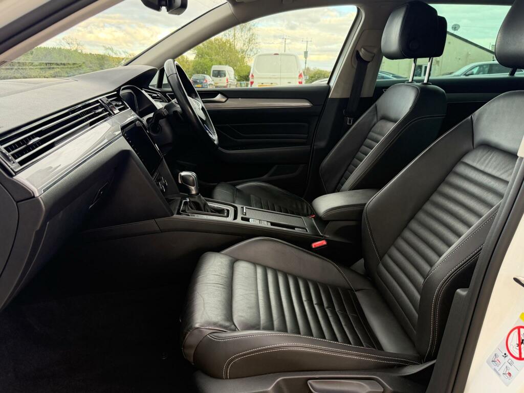 Volkswagen Passat 2019 Volkswagen Passat R-line 2.0 Tdi 150Ps Silver #40