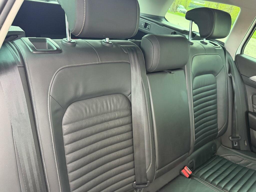 Volkswagen Passat 2019 Volkswagen Passat R-line 2.0 Tdi 150Ps Silver #24